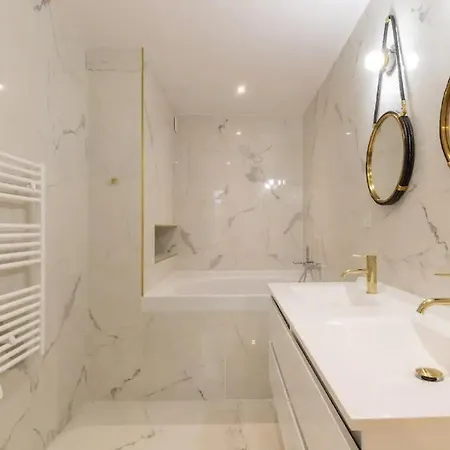Modern Place De Clichy 아파트 파리